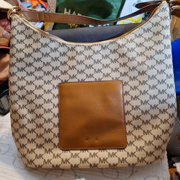 NWT Michael Kors LUPITA NAT/ACORN LG HOBO $398 Firm Price No offers please - Picture 2 of 8